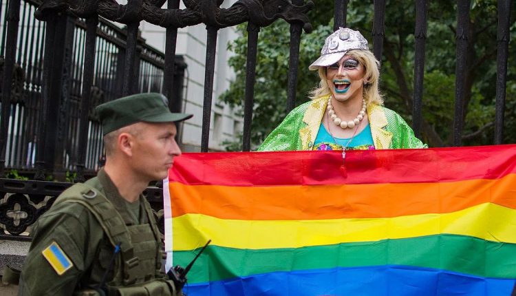 Украинская гомосятина торжествует